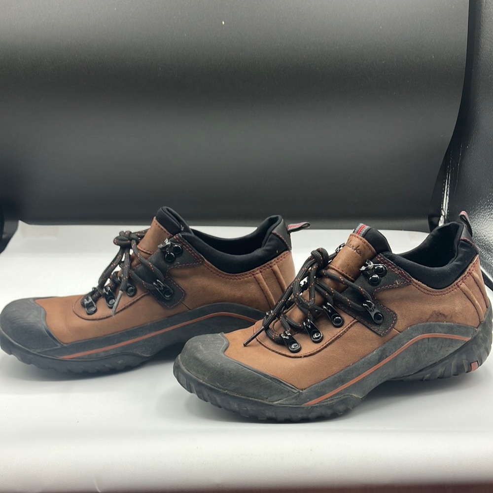 Preowned Clark’s Muckers Leather Uppers & Rugged Sole. Waterproof
